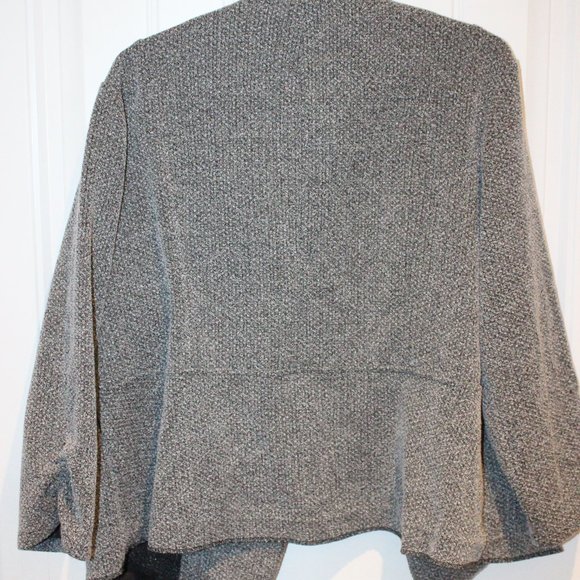 2/$30 🏷 Maurices Oversized Blazer Size 2 - Loose Fit - Picture 4 of 4